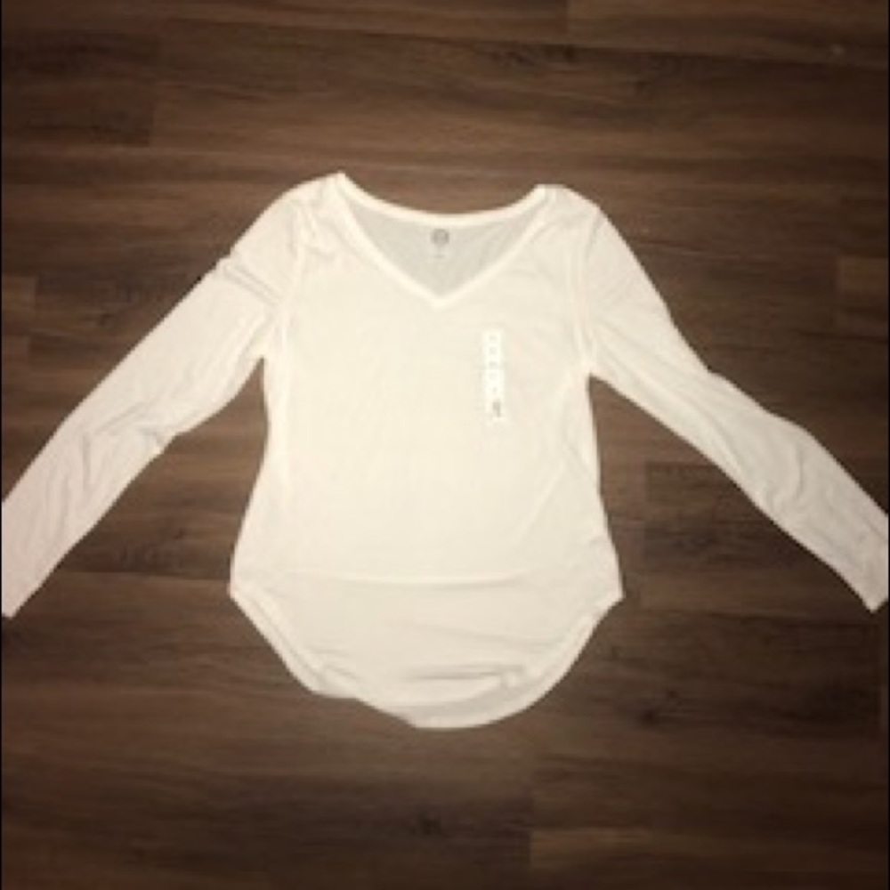 White long sleeve v neck